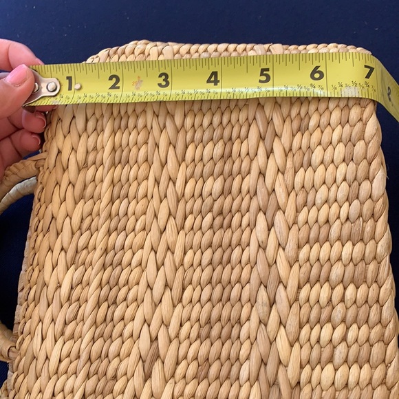 Vintage Woman’s Wicker Handbag - Picture 14 of 14